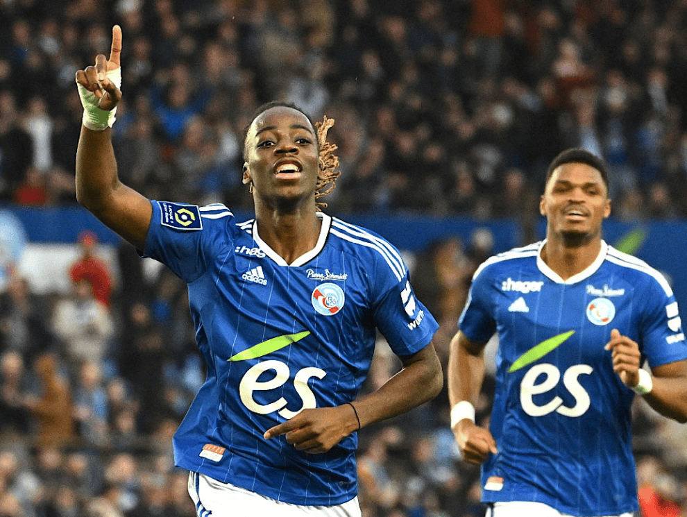 两队在比赛, 从进攻端来, 能力突破防 两队在比赛, 从进攻端来, 能力突破防